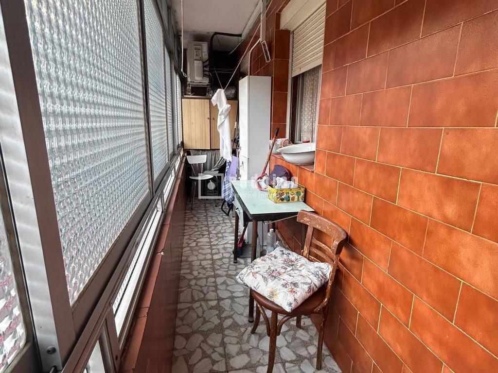 Piso en venta en calle De Carabelos, Madrid, Madrid 8/9