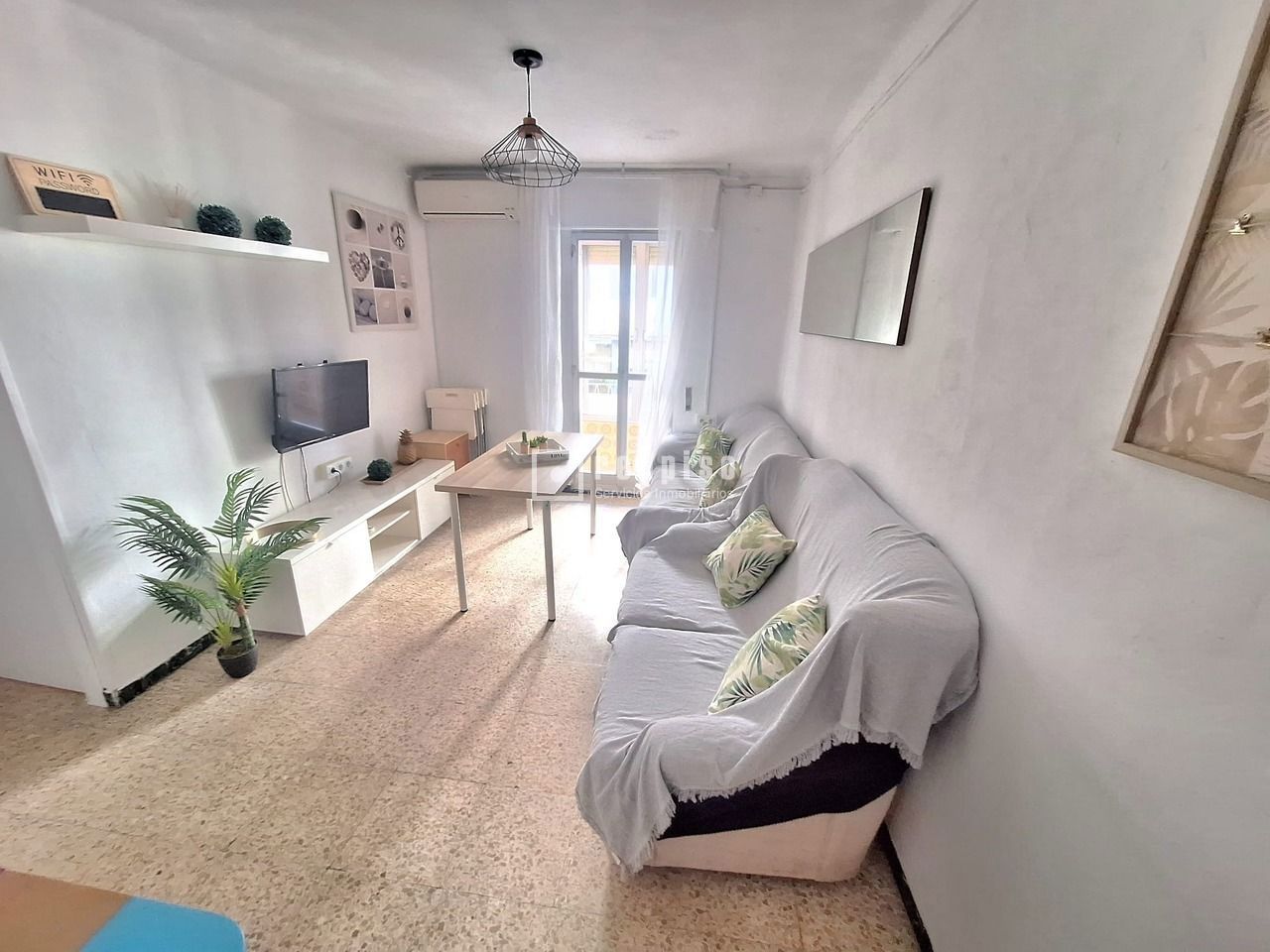 Piso en alquiler en  calle Niebla, Sevilla  2/18