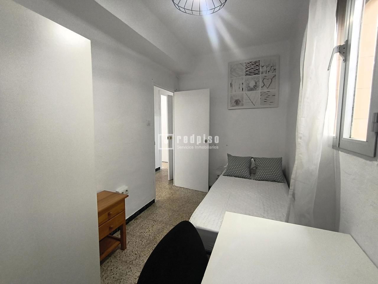 Piso en alquiler en  calle Niebla, Sevilla  16/18