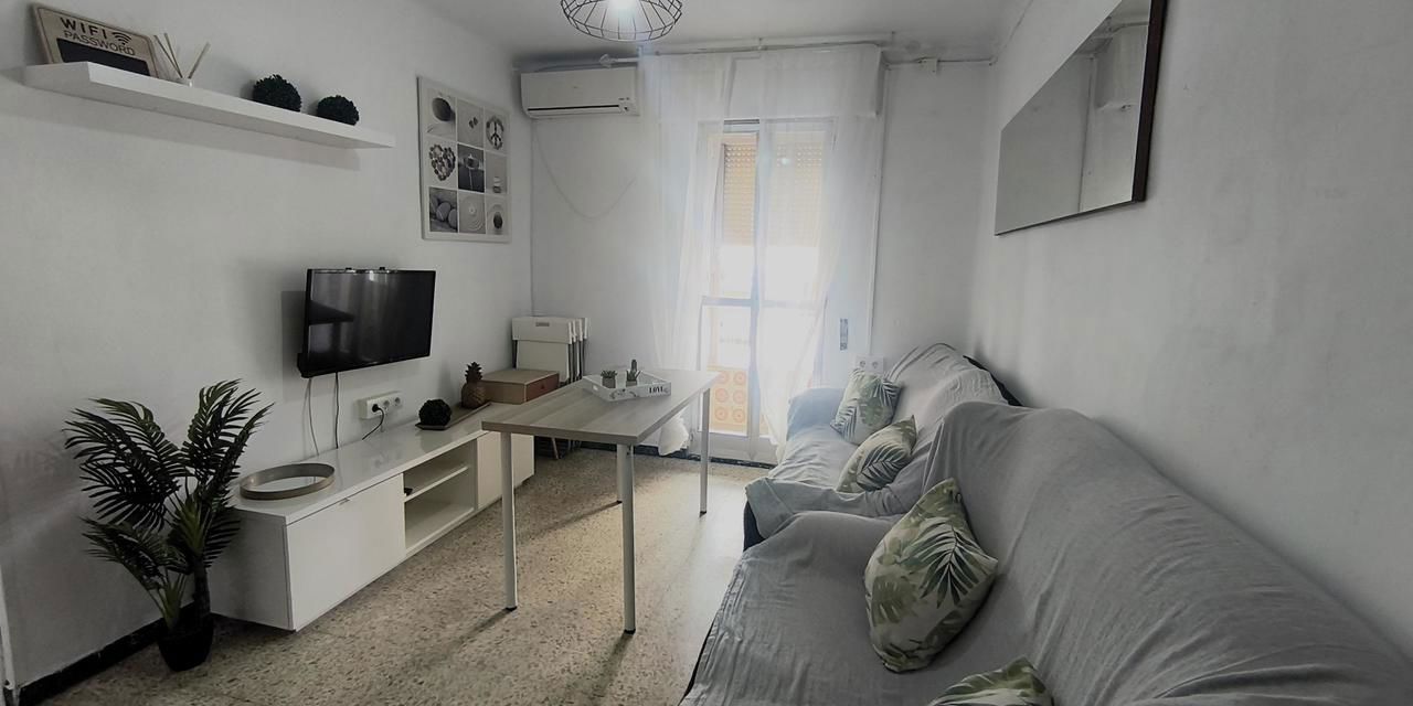 Piso en alquiler en  calle Niebla, Sevilla  1/18