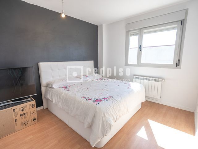 Casa en venta en calle De Laredo, Arroyomolinos, Madrid 34/44