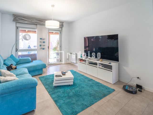 Casa en venta en calle De Laredo, Arroyomolinos, Madrid 8/44
