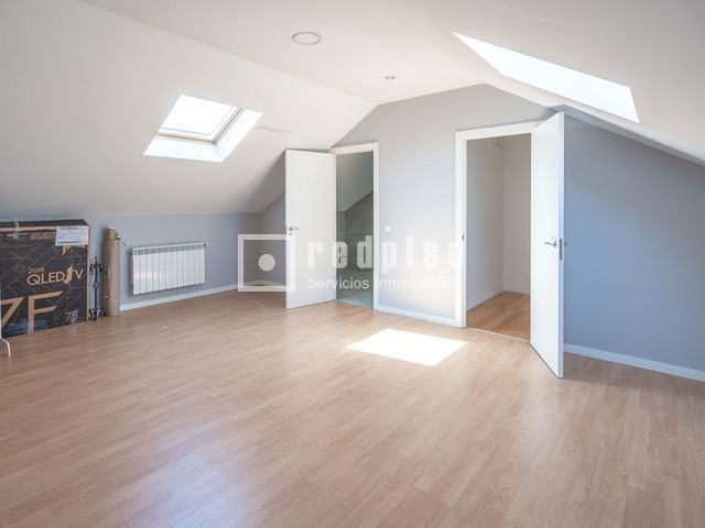 Casa en venta en calle De Laredo, Arroyomolinos, Madrid 38/44
