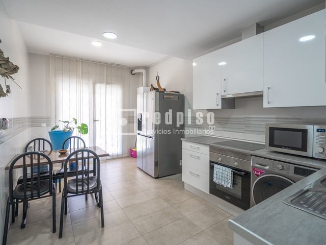 Casa en venta en calle De Laredo, Arroyomolinos, Madrid 17/44