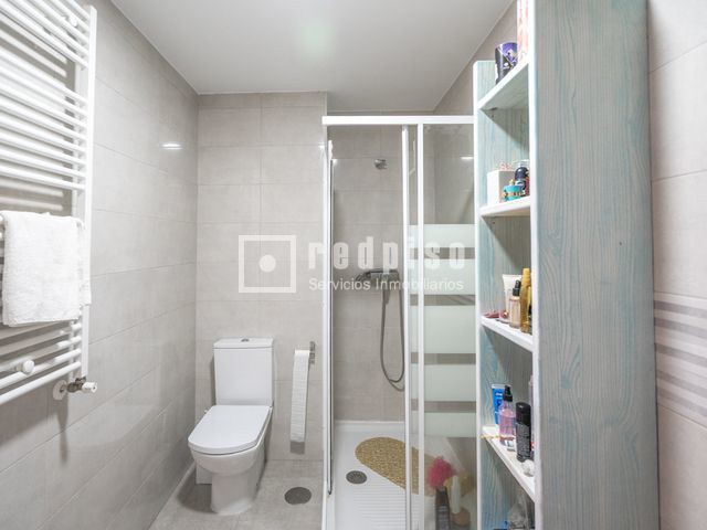 Casa en venta en calle De Laredo, Arroyomolinos, Madrid 26/44