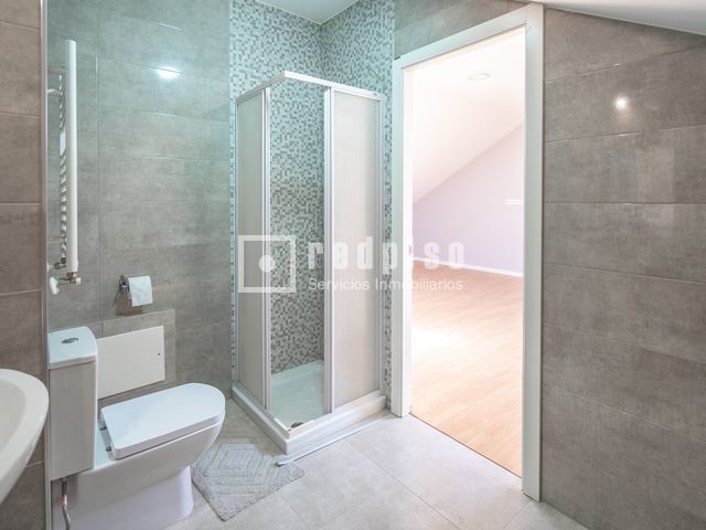 Casa en venta en calle De Laredo, Arroyomolinos, Madrid 40/44