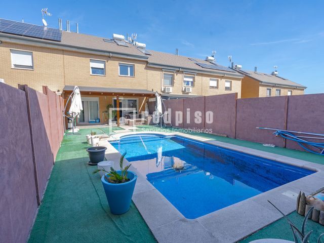 Casa en venta en calle De Laredo, Arroyomolinos, Madrid 3/44