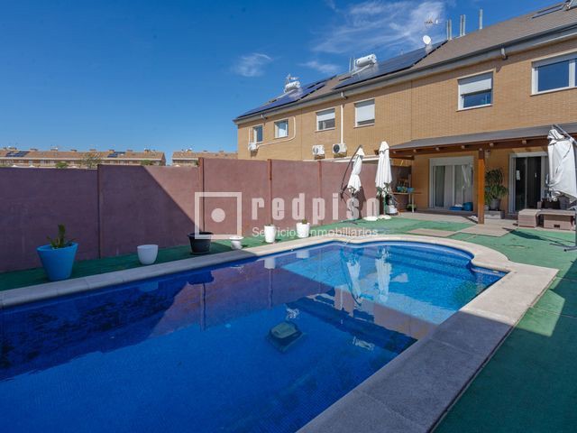 Casa en venta en calle De Laredo, Arroyomolinos, Madrid 4/44