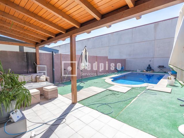 Casa en venta en calle De Laredo, Arroyomolinos, Madrid 6/44