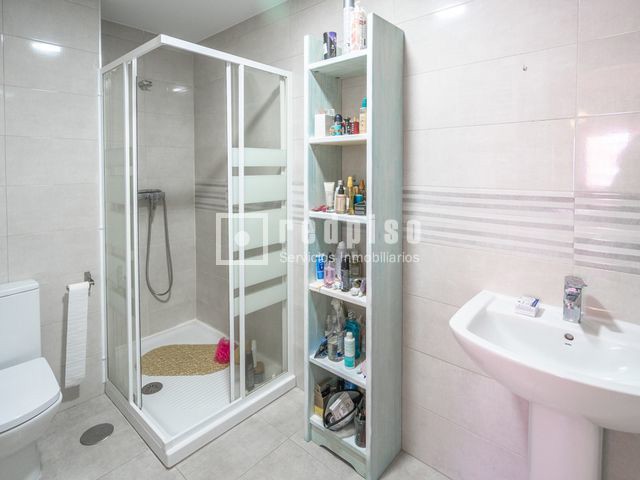 Casa en venta en calle De Laredo, Arroyomolinos, Madrid 27/44