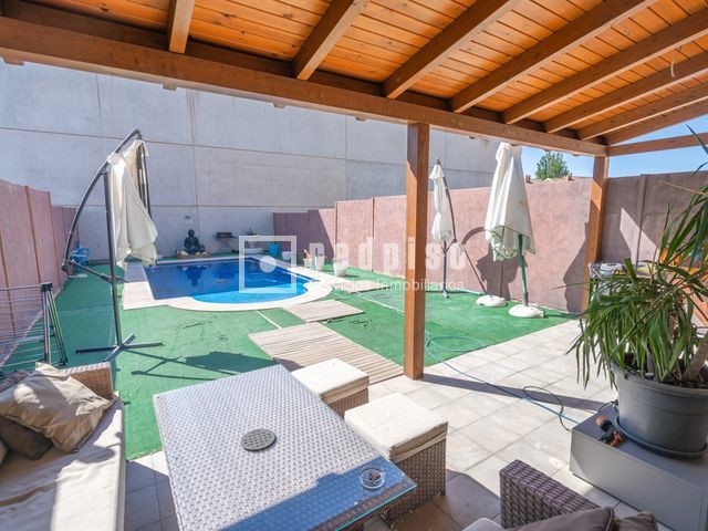 Casa en venta en calle De Laredo, Arroyomolinos, Madrid 5/44