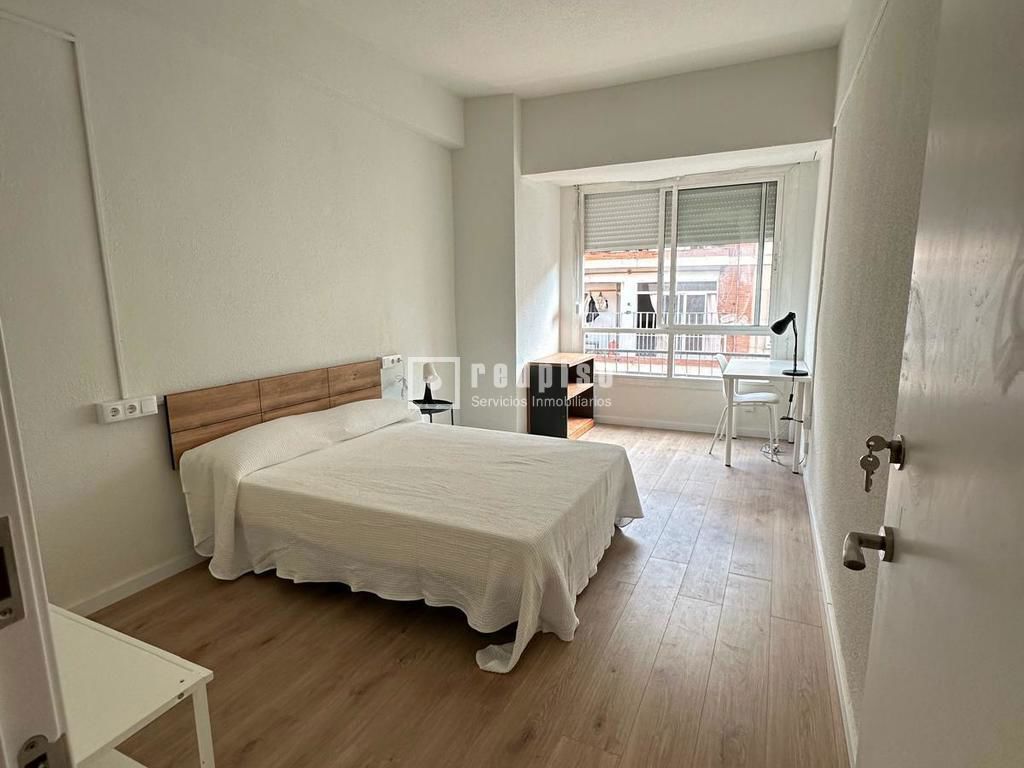 Piso en venta en  calle General Martín de la Carrera, Murcia  13/44