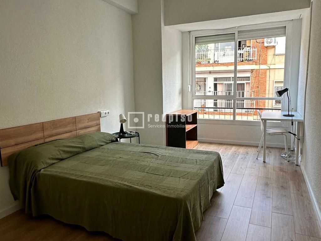 Piso en venta en  calle General Martín de la Carrera, Murcia  28/44