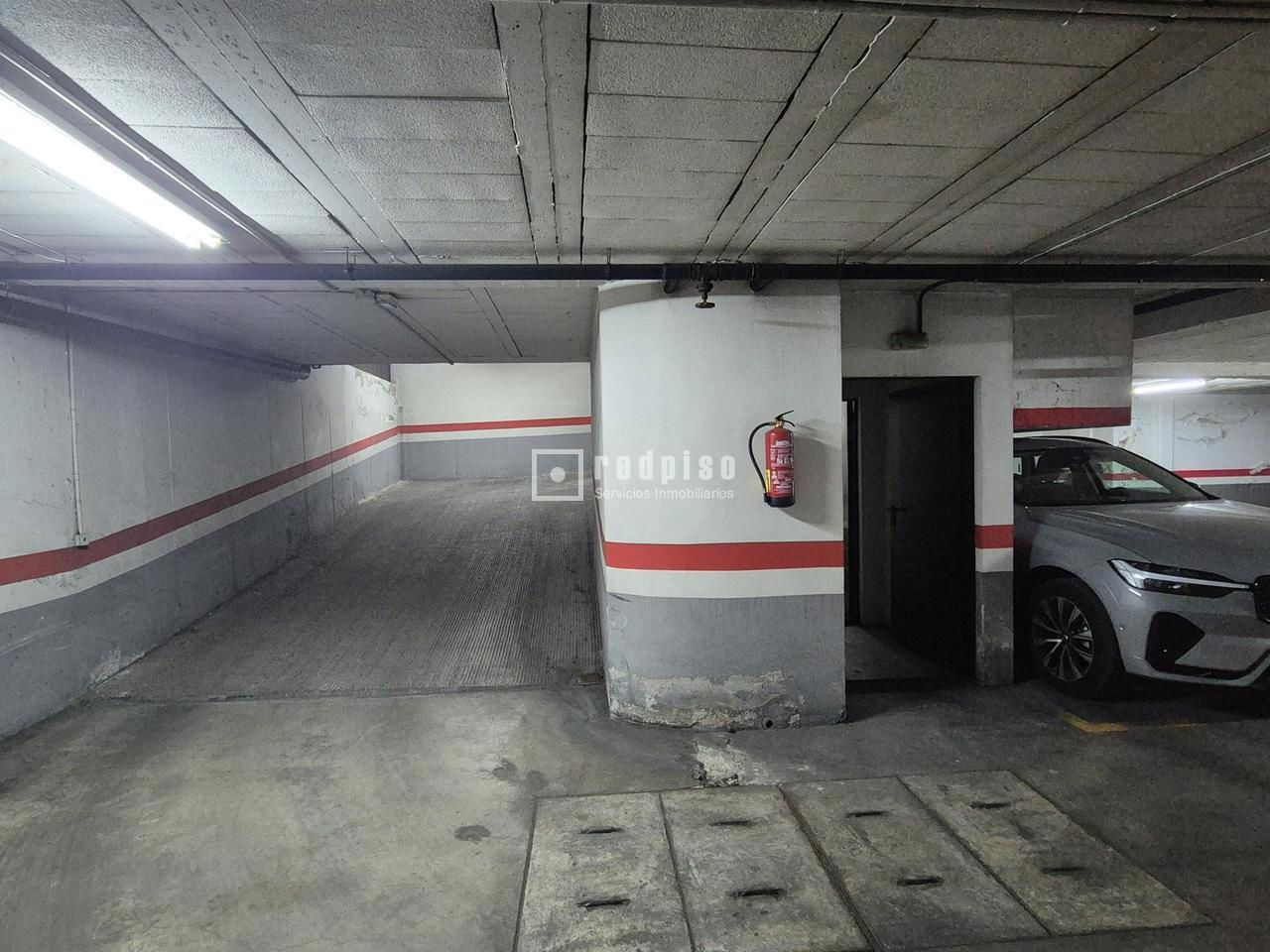 Parking en venta en calle De La Virgen Del Valle, Sevilla, Sevilla 6/8