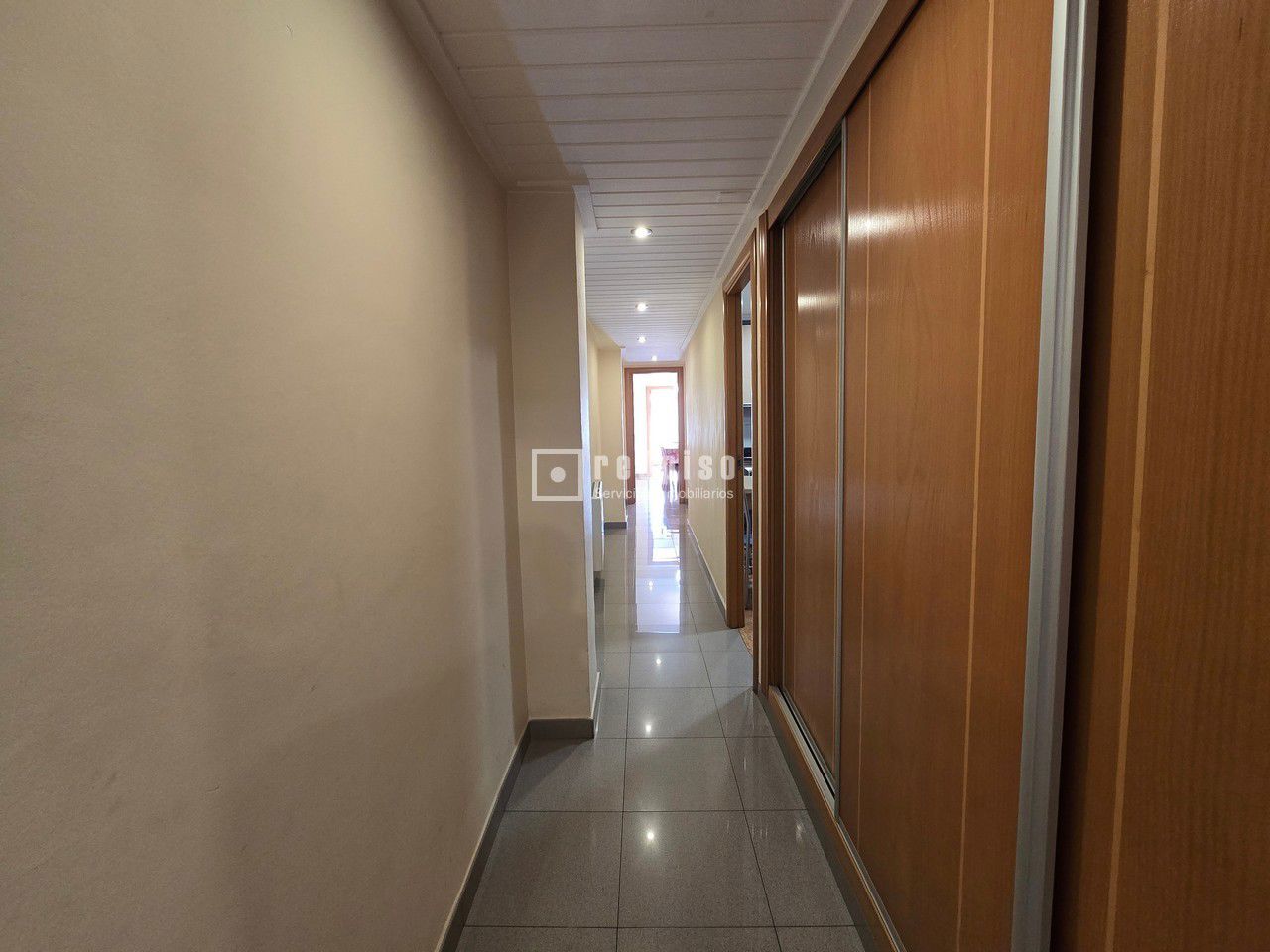 Piso en venta en  Xirivella, Valencia  12/25