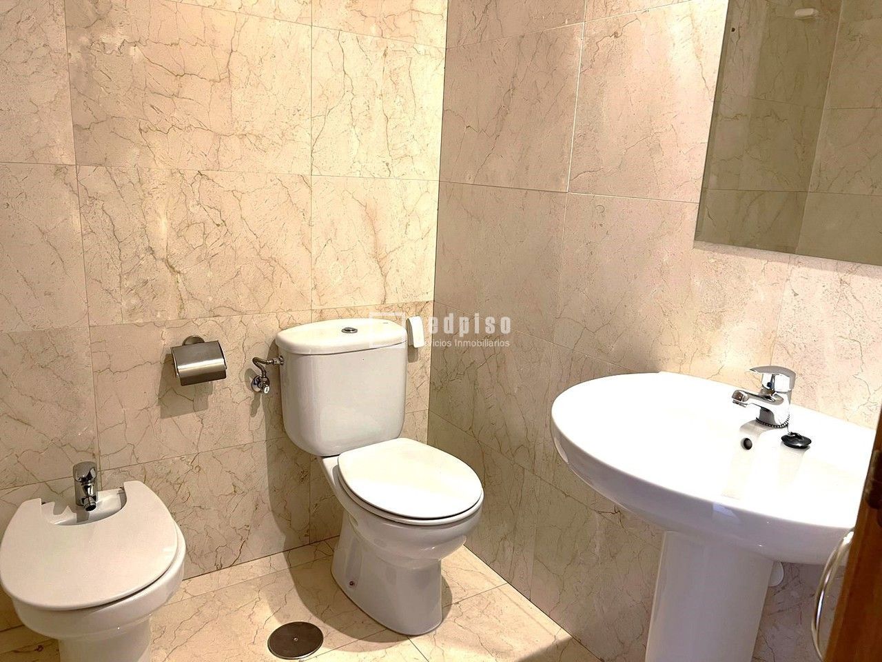 Piso en alquiler en  calle de Vicente Blasco Ibáñez, Madrid  17/26