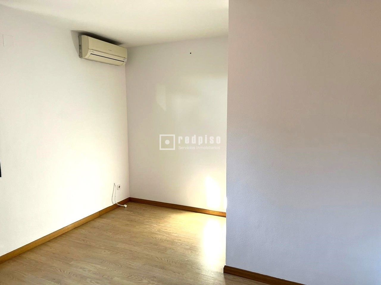 Piso en alquiler en  calle de Vicente Blasco Ibáñez, Madrid  5/26