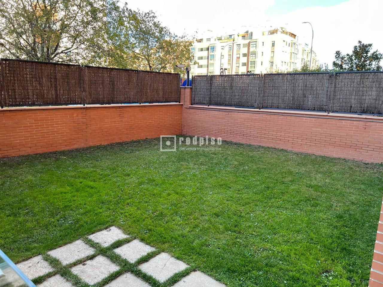 Piso en alquiler en  calle de Vicente Blasco Ibáñez, Madrid  24/26