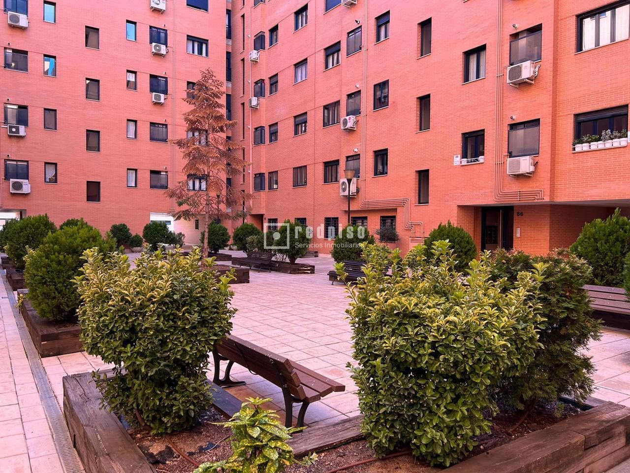 Piso en alquiler en  calle de Vicente Blasco Ibáñez, Madrid  25/26