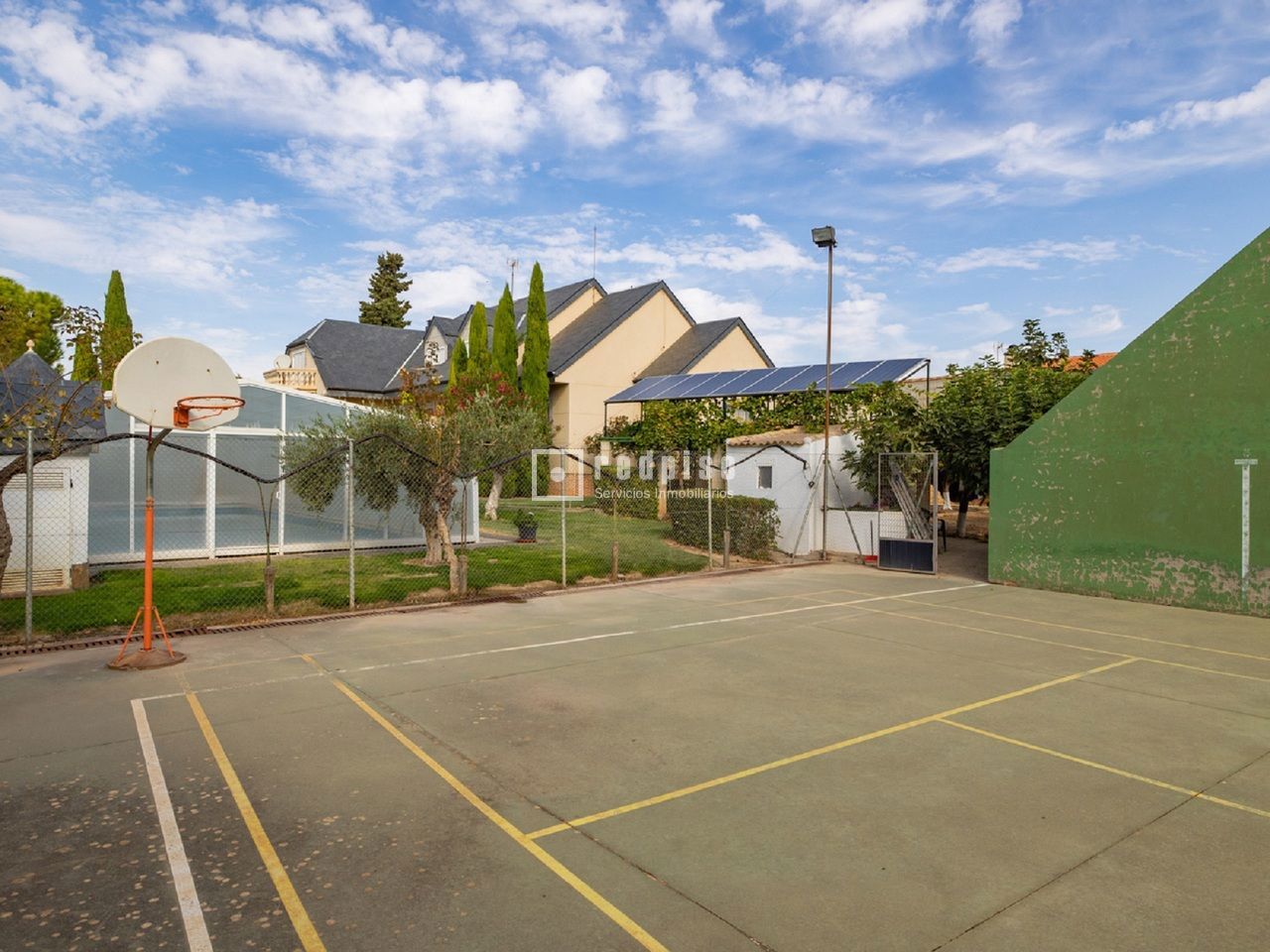 Casa en venta en  Madridejos, Toledo  42/114