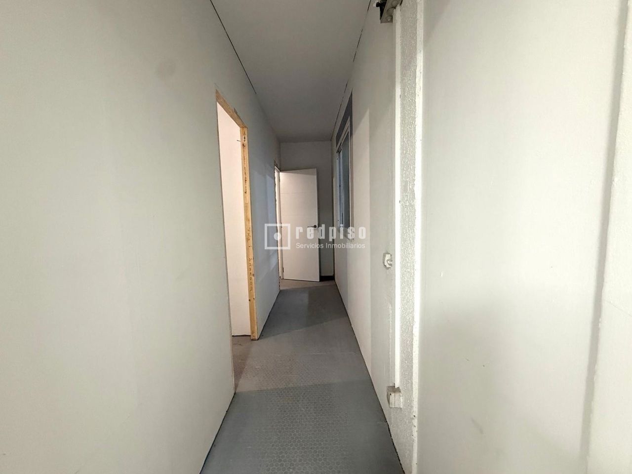 Nave Industrial en venta en calle De Luis I, Puente De Vallecas, Madrid 28/38