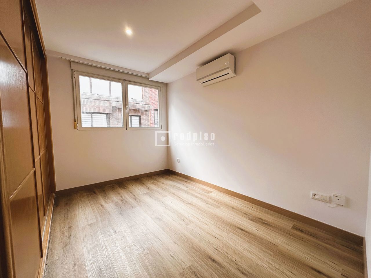 Piso en alquiler en  calle de Dulcinea, Chamberí, Madrid  1/1