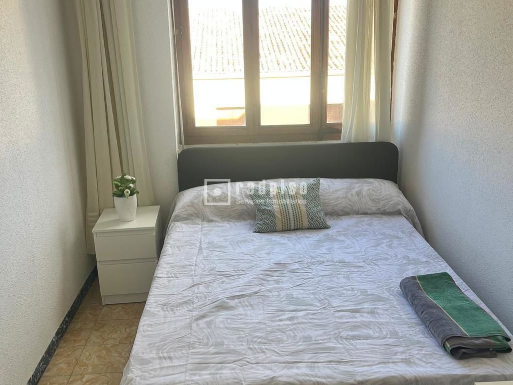 Piso en venta en calle Del Comte De Torrefiel, Ontinyent, Valencia 8/19