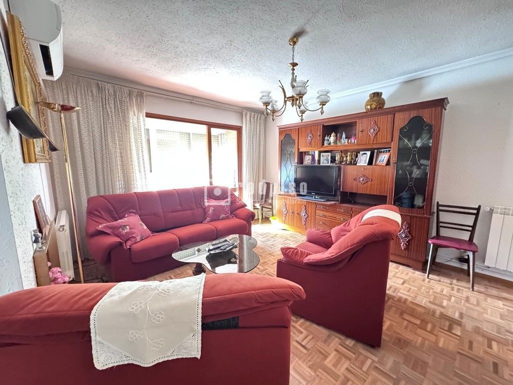 Piso en venta en  calle de Garrovillas, Madrid  1/1