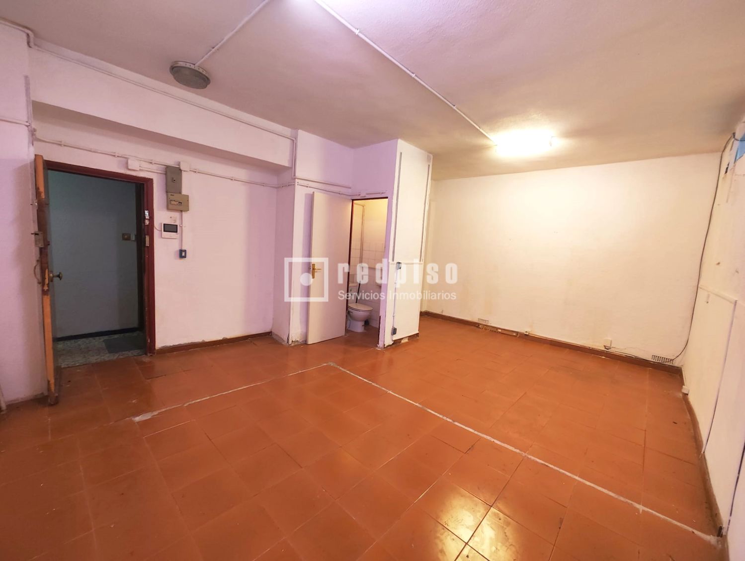 Piso en venta en  calle de Martínez Izquierdo, Madrid  1/1