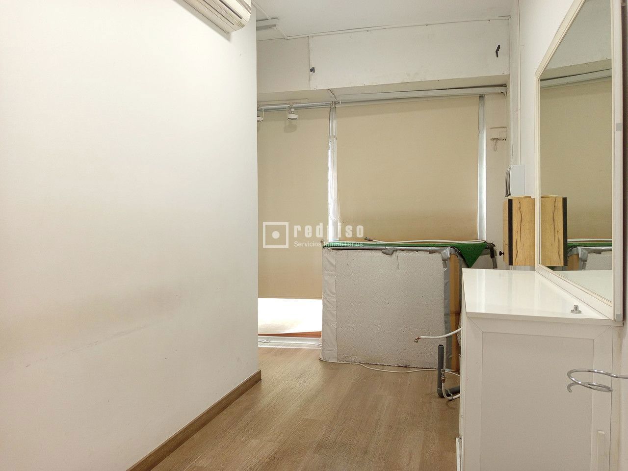 Local en venta en  calle de San Vicente de Paúl, Casco Antiguo, Sevilla  8/20