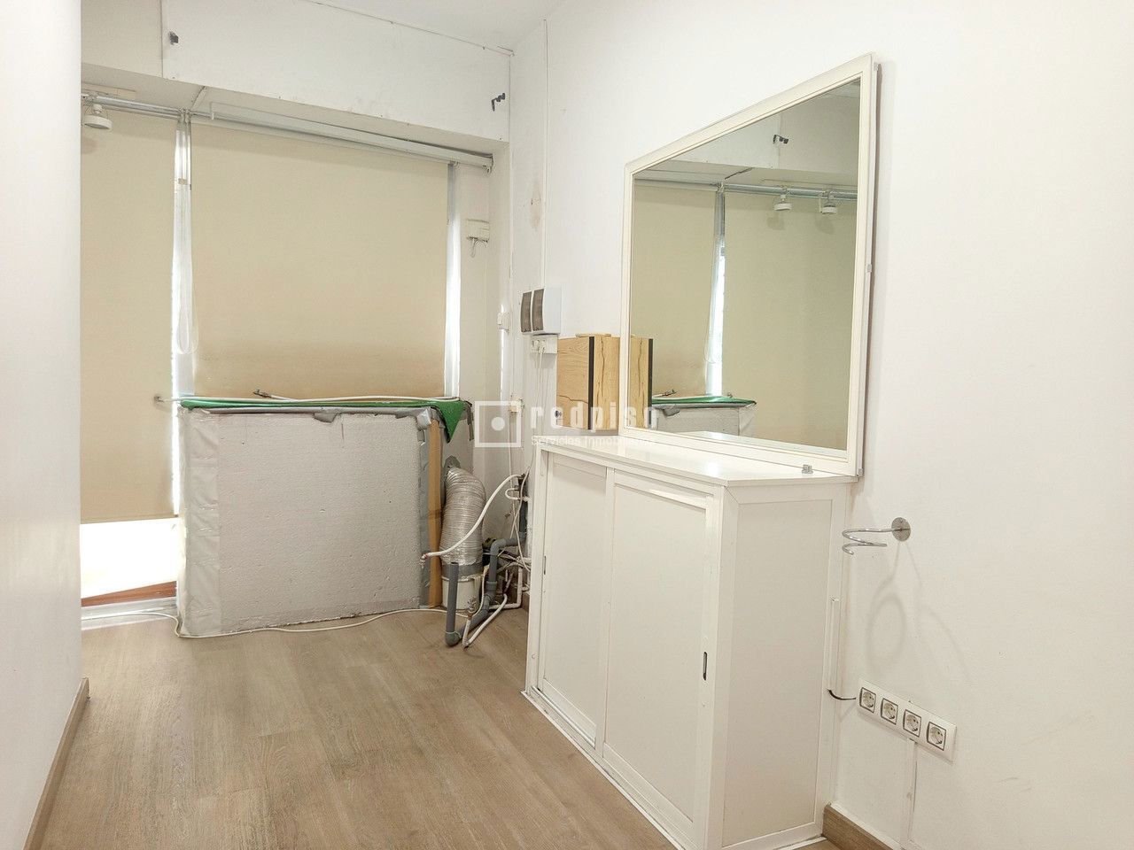 Local en venta en  calle de San Vicente de Paúl, Casco Antiguo, Sevilla  6/20