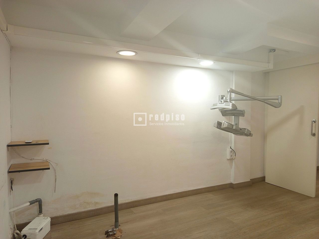 Local en venta en  calle de San Vicente de Paúl, Casco Antiguo, Sevilla  10/20