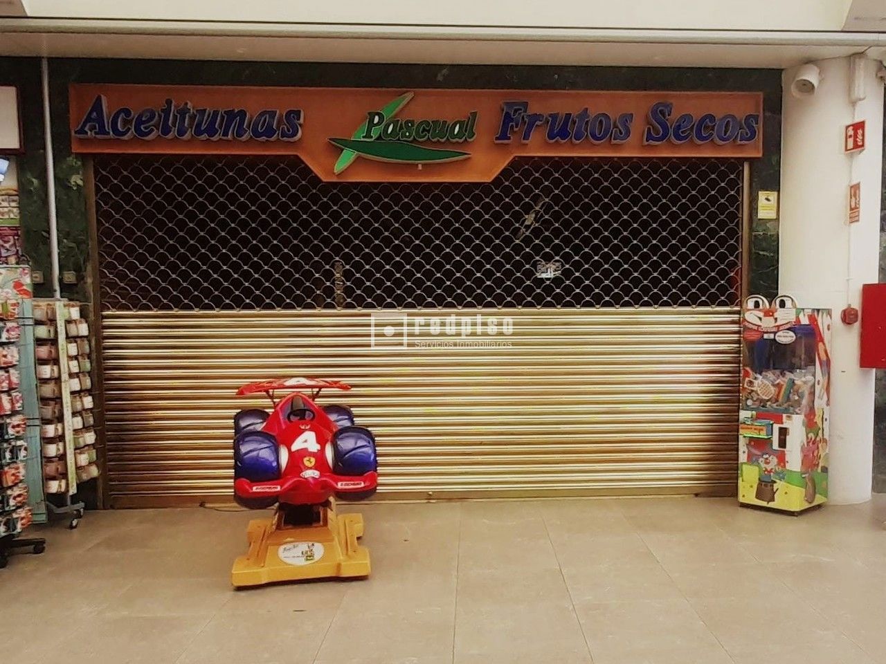 Local en venta en Fuenlabrada, Madrid 2/6