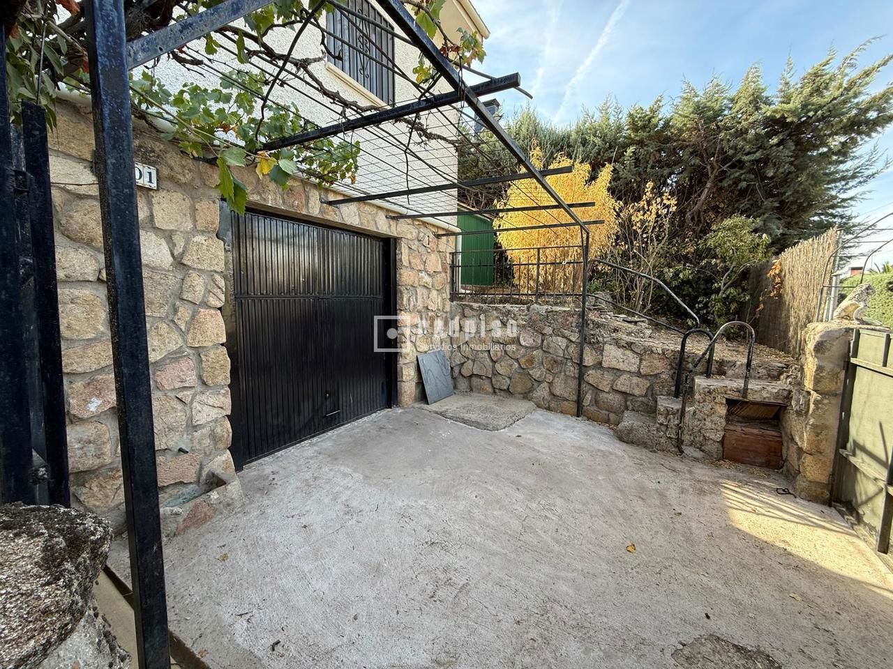 Casa en alquiler en  Valdemorillo, Madrid  8/22