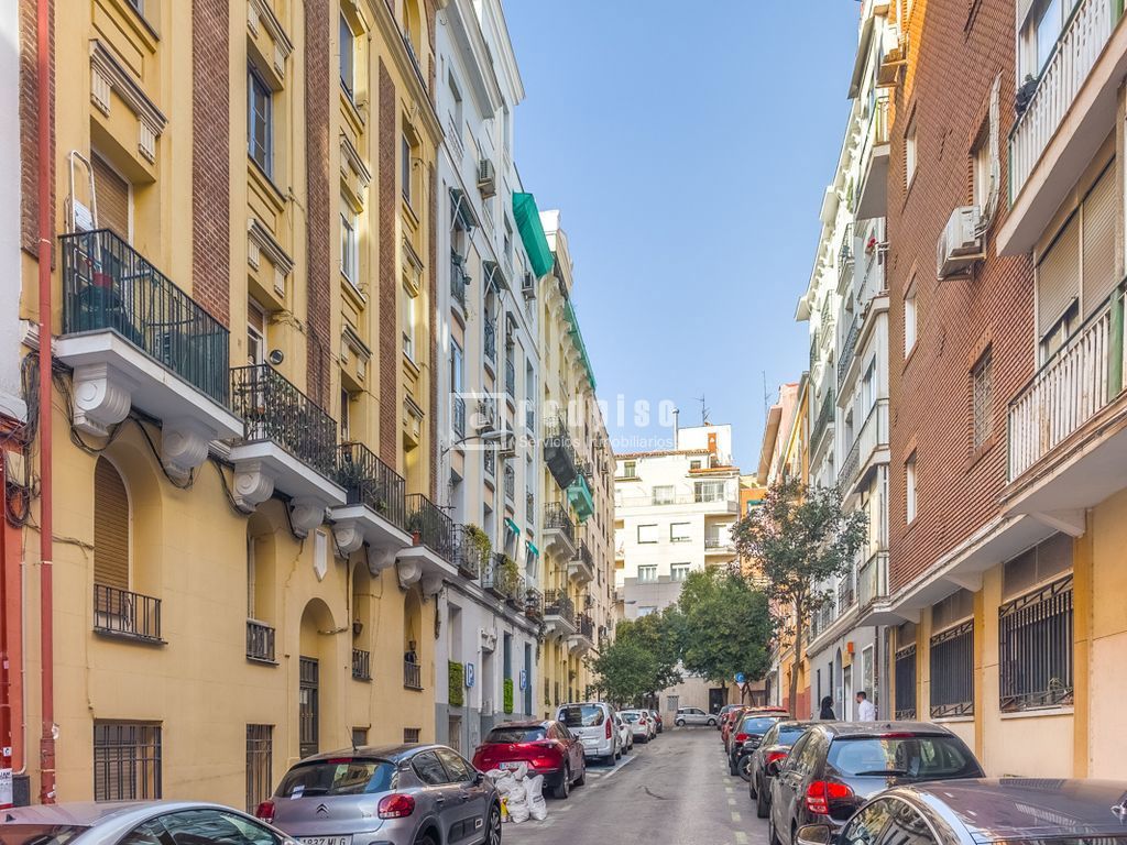 Piso en venta en  calle del Porvenir, Madrid  1/1