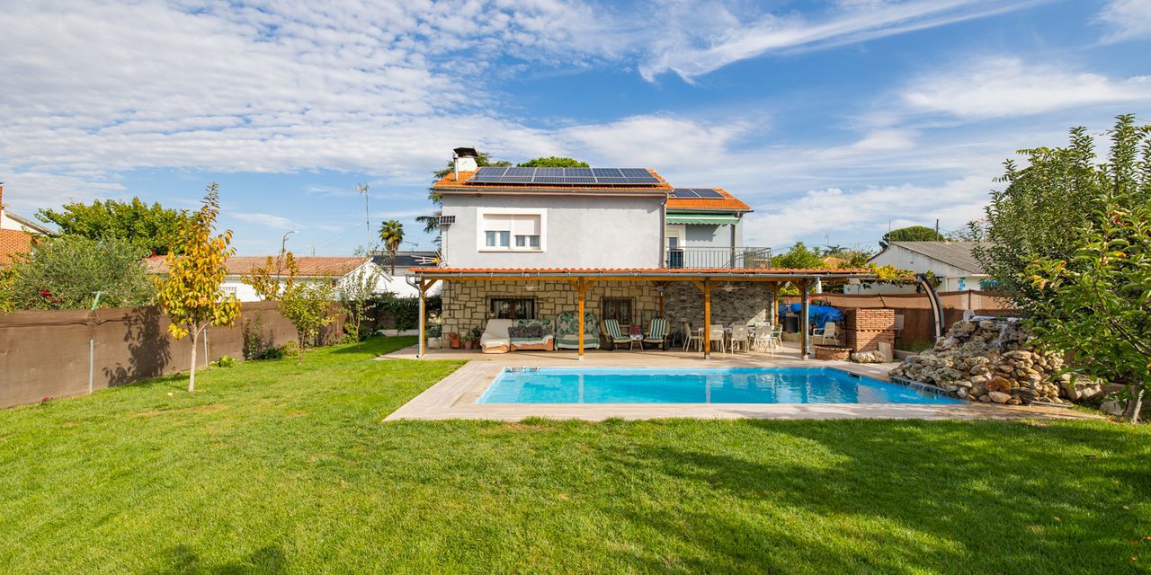 Casa en venta en  Calalberche, Toledo  1/1