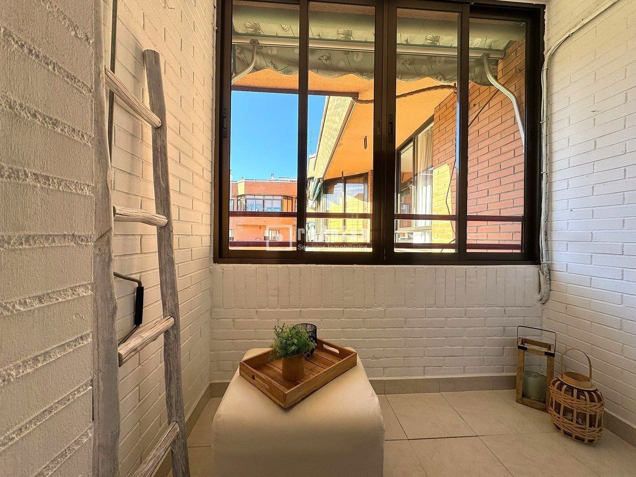 Piso en venta en  calle de Álava, San Fernando de Henares, Madrid  9/22