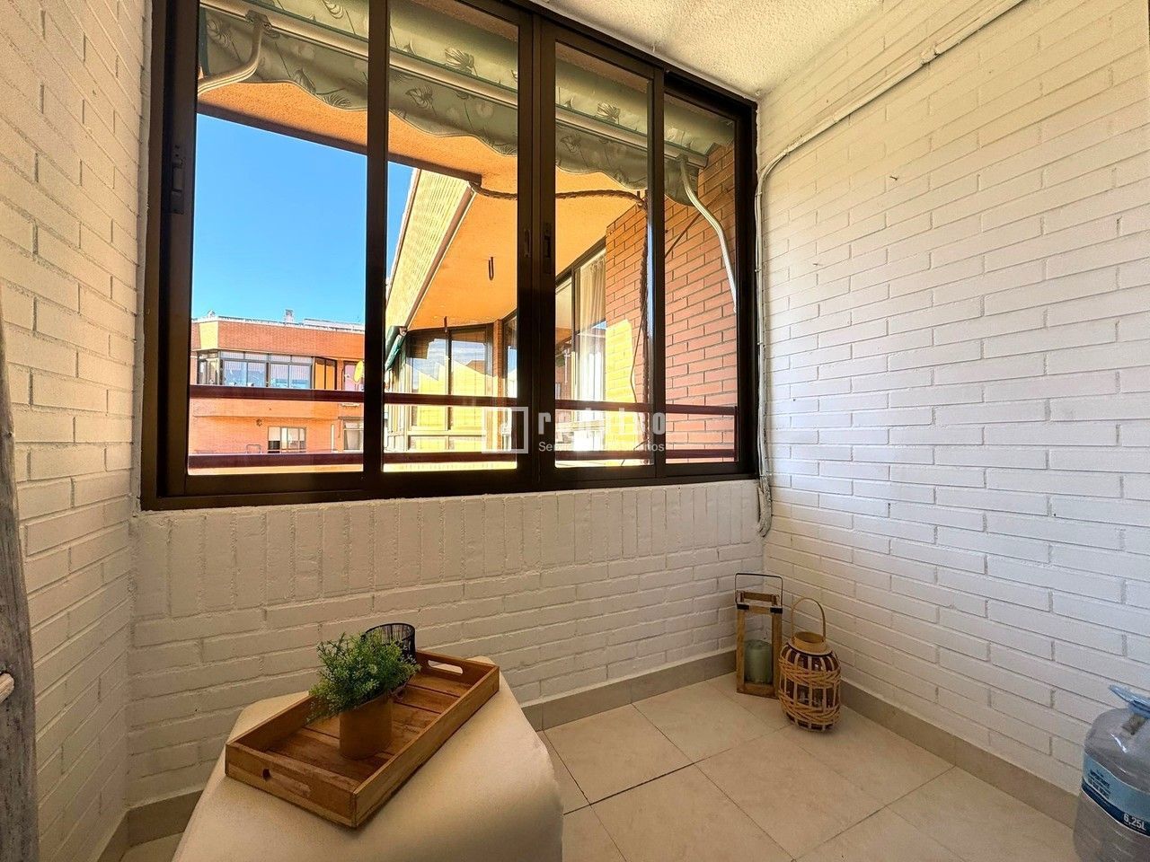 Piso en venta en  calle de Álava, San Fernando de Henares, Madrid  10/22