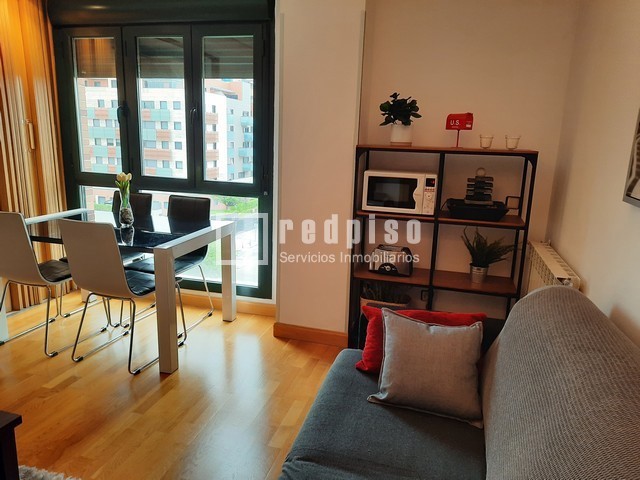 Piso en alquiler en  avenida de Niceto Alcalá Zamora, Madrid  9/26