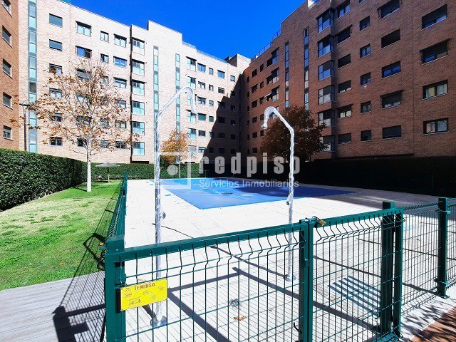 Piso en alquiler en  avenida de Niceto Alcalá Zamora, Madrid  2/26