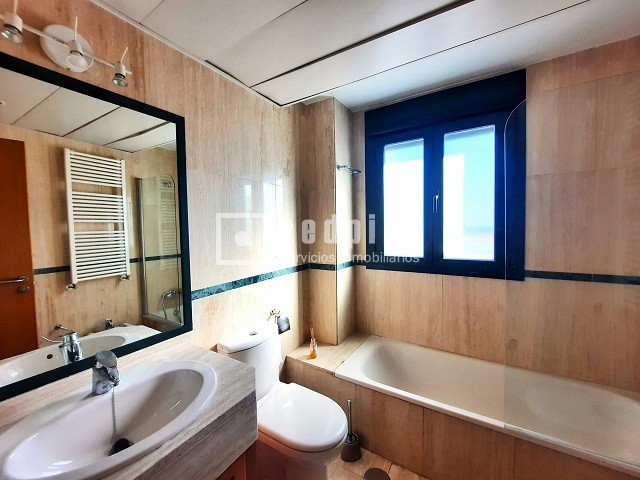 Piso en alquiler en  avenida de Niceto Alcalá Zamora, Madrid  21/26