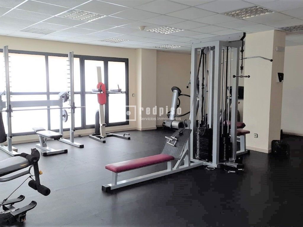 Piso en alquiler en  avenida de Niceto Alcalá Zamora, Madrid  23/26