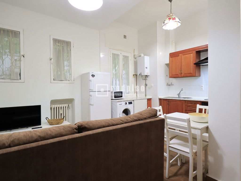 Piso en alquiler en calle De Bravo Murillo, Madrid, Madrid 6/24