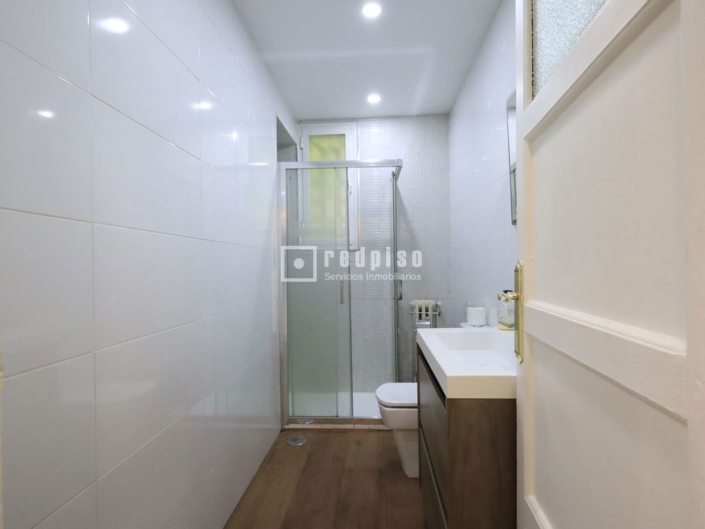 Piso en alquiler en calle De Bravo Murillo, Madrid, Madrid 16/24