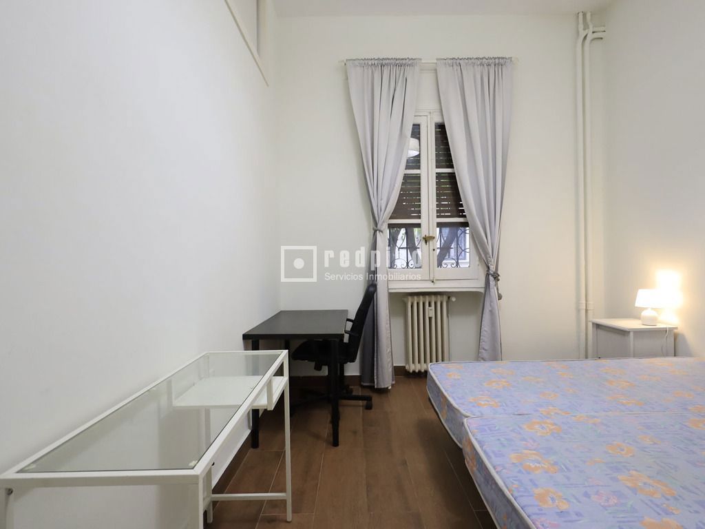 Piso en alquiler en calle De Bravo Murillo, Madrid, Madrid 21/24