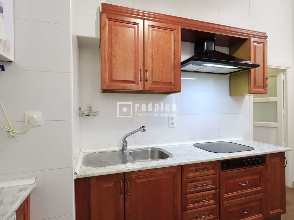 Piso en alquiler en calle De Bravo Murillo, Madrid, Madrid 9/24