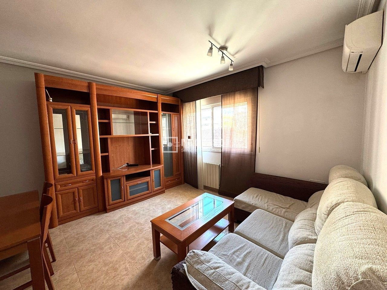 Piso en venta en  calle de Santiago Cuenca, Coslada, Madrid  6/28