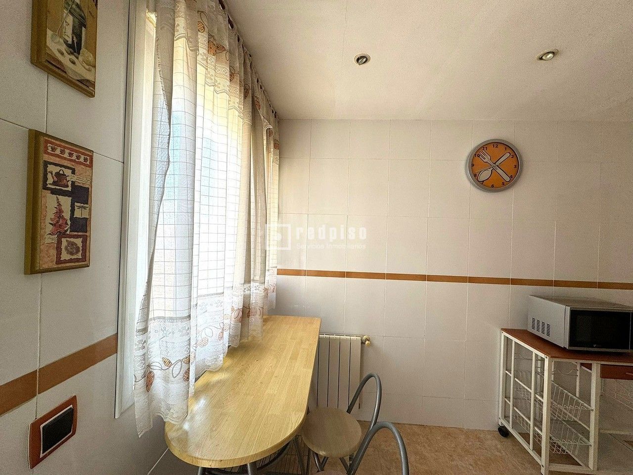 Piso en venta en  calle de Santiago Cuenca, Coslada, Madrid  11/28