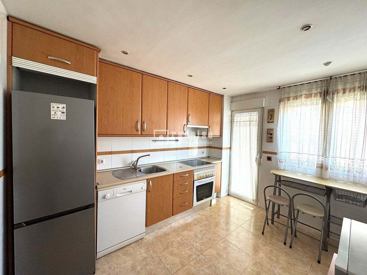 Piso en venta en  calle de Santiago Cuenca, Coslada, Madrid  9/28