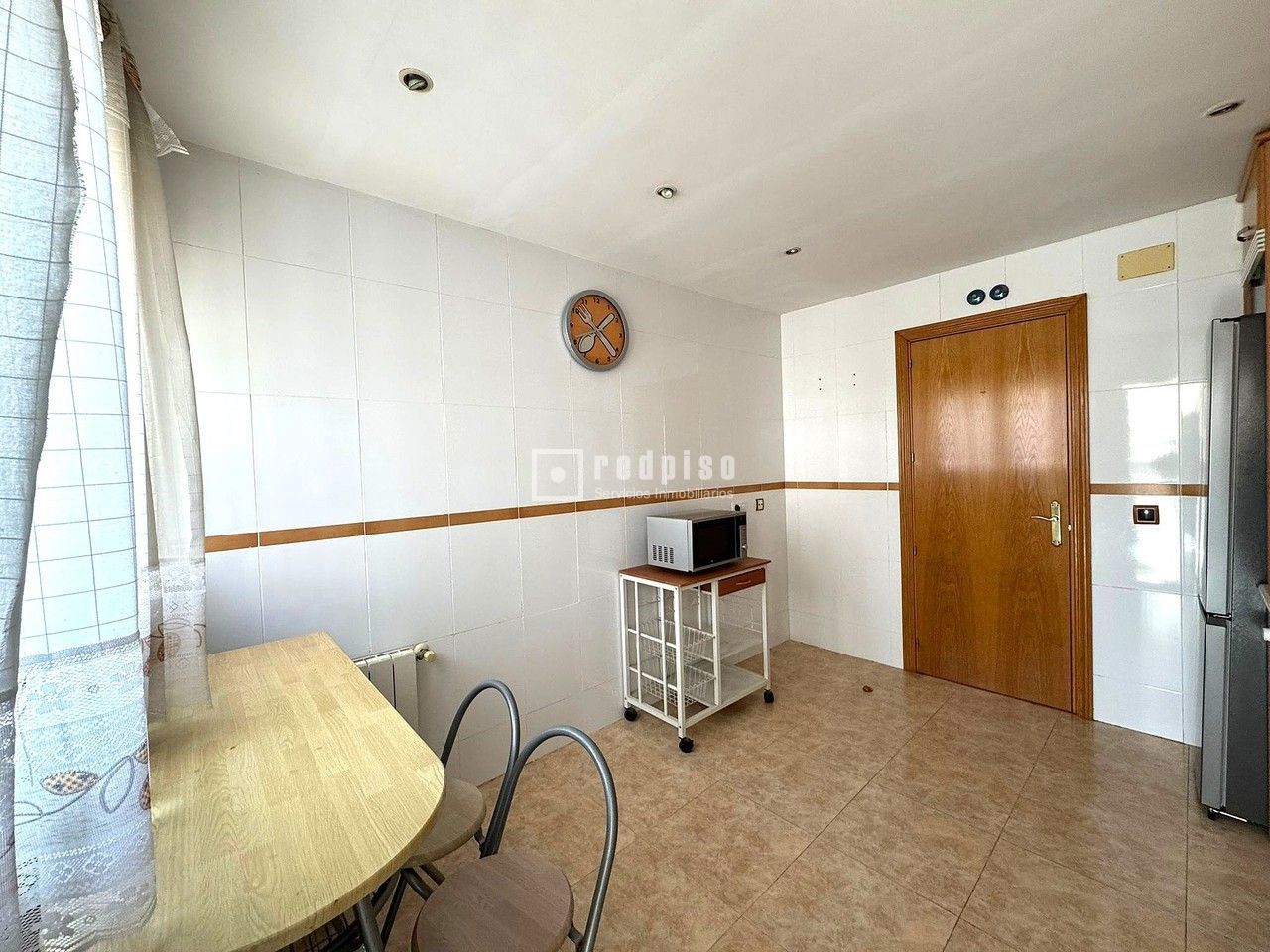 Piso en venta en  calle de Santiago Cuenca, Coslada, Madrid  10/28